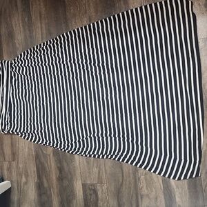 Design history maxi skirt sz Missy xl